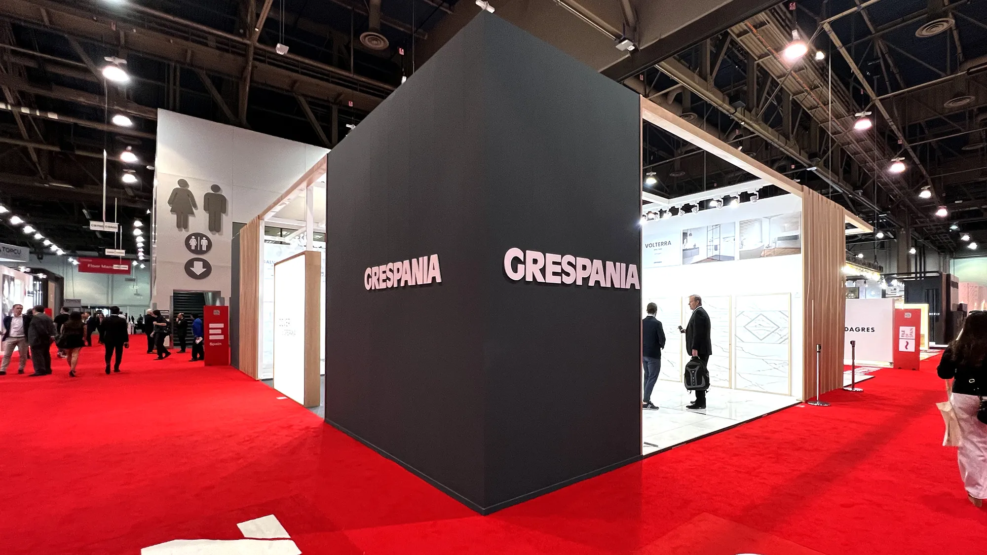 Coverings: Fustecma viaja a las Vegas para el montaje de 5 stands Foto 5 4 22 10 31 51