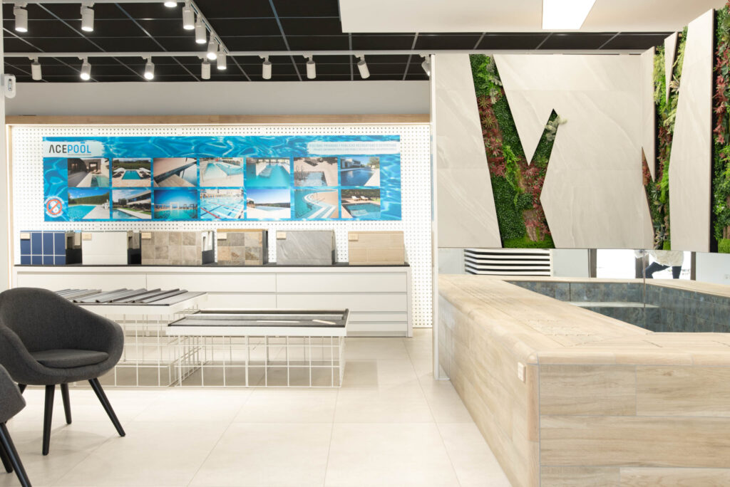 Gres Aragon showroom 8 scaled 1